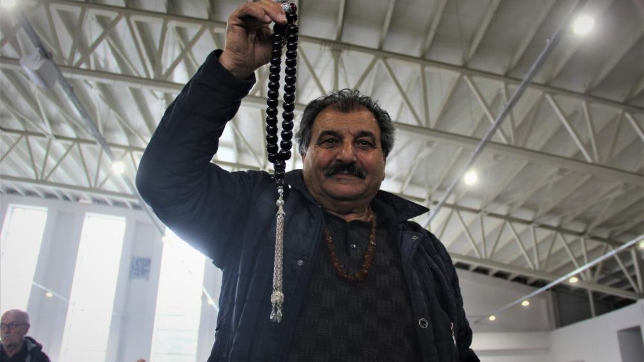 Daire fiyatına satılan tespih görenleri şaşırtıyor